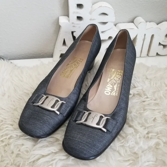 Salvatore Ferragamo Gray Heels with Sophisticated Design - Picture 2 of 13